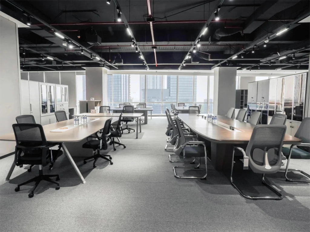 Jangan Ambil Risiko! Kenapa Anda Tidak Boleh Pakai Furnitur “Abal-Abal” untuk Kantor?