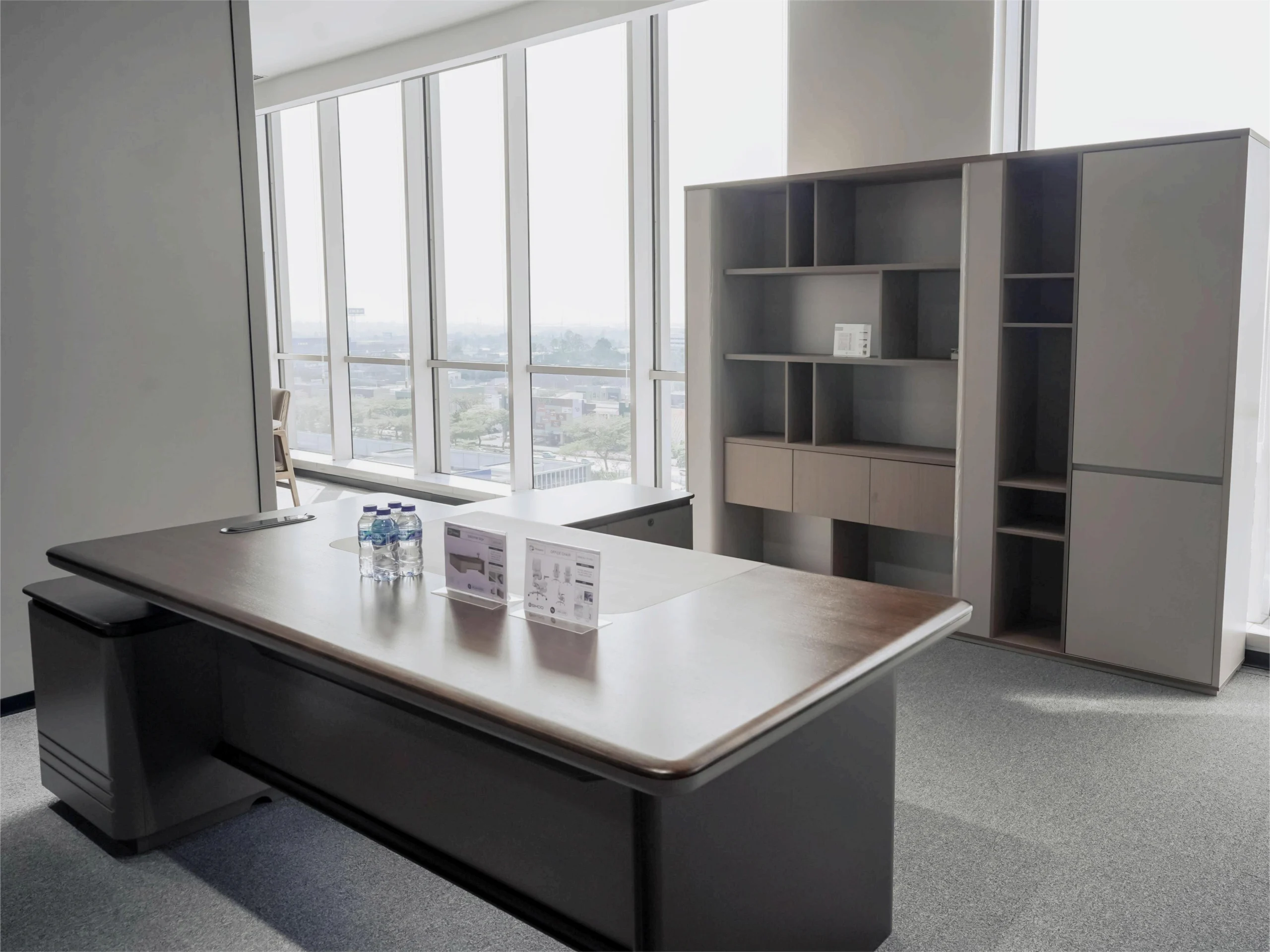 Rekomendasi Furnitur Kantor yang Bikin Kamu Nggak Musuhan Lagi Sama Hari Senin!