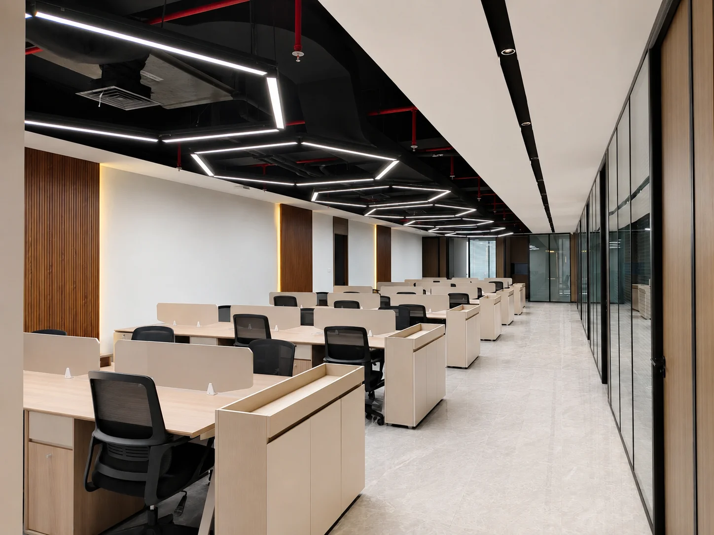 Interior kantor Go-Day dengan deretan workstation modern dan area kerja terbuka Prospace.
